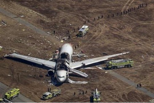 Investigators seek reasons for Asiana crash - ảnh 1